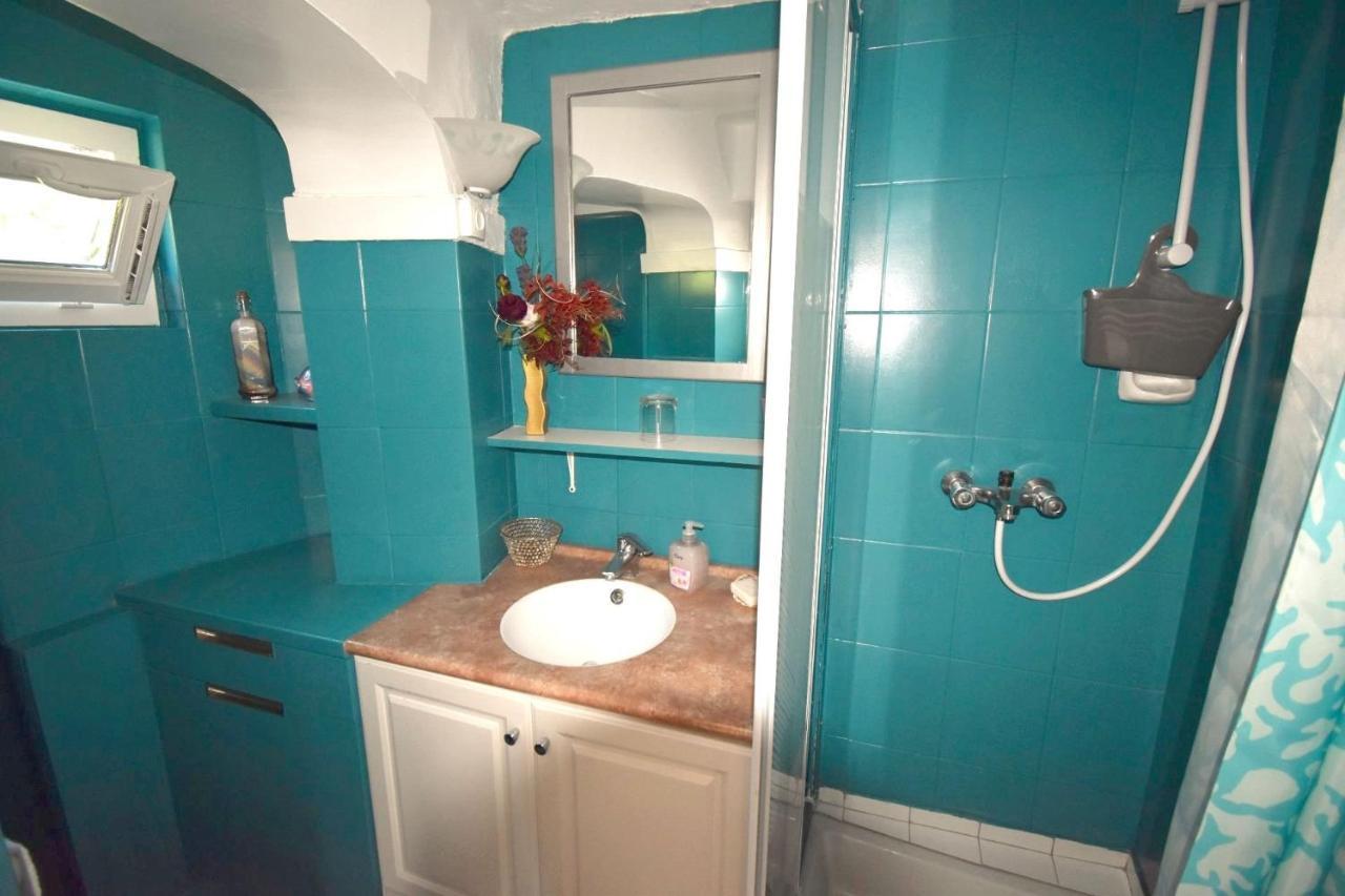 Studio Climatise Et Sa Terrasse Privee En Villa Ла-Трините Экстерьер фото